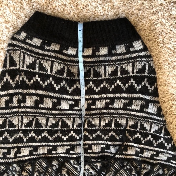 NEW Heart n Crush Black White Boho Aztec Geometric Knit Fringe Pocahontas Poncho - Picture 8 of 8